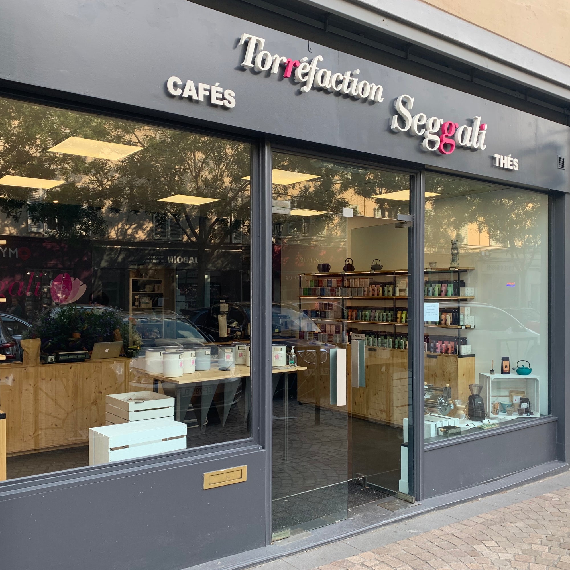 Façade de la boutique Seggali à Rueil-Malmaison