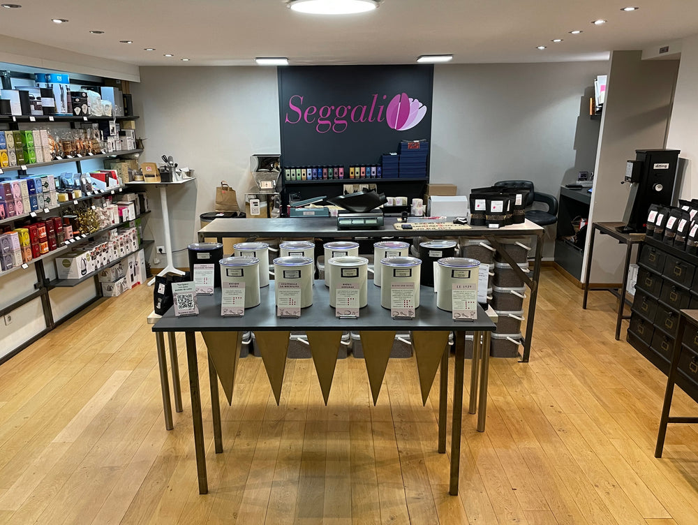 Intérieur de la boutique Seggali à Saint-Cloud